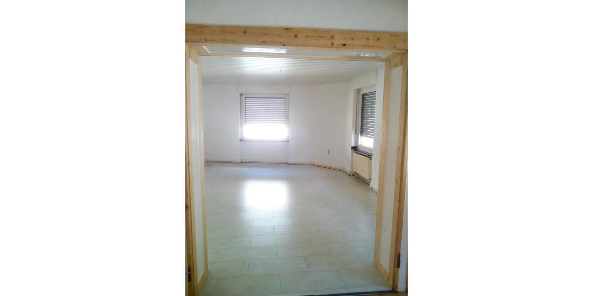 Etagenwohnung Dierdorf - 3 Zimmer, 100 m&sup2;, 550&euro; | Angebot:26030657