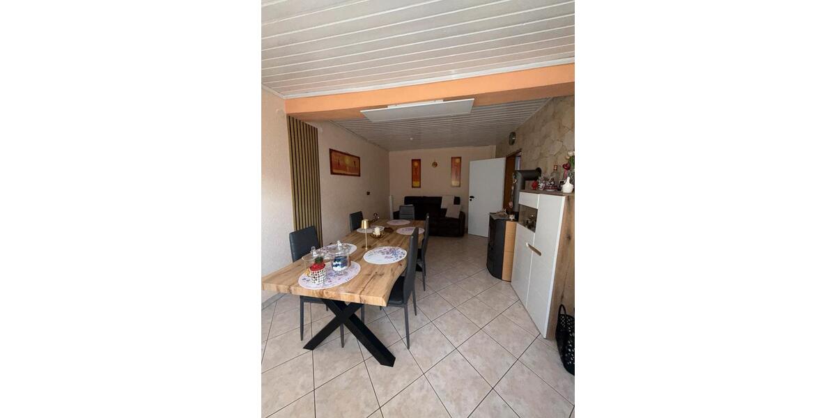 Reihenhaus Gückingen - 7 Zimmer, 180 m&sup2;, 280.000&euro; | Angebot:27066463