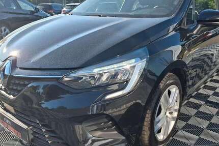 Renault Clio 76.387 km 9.990 € Altendiez 65624