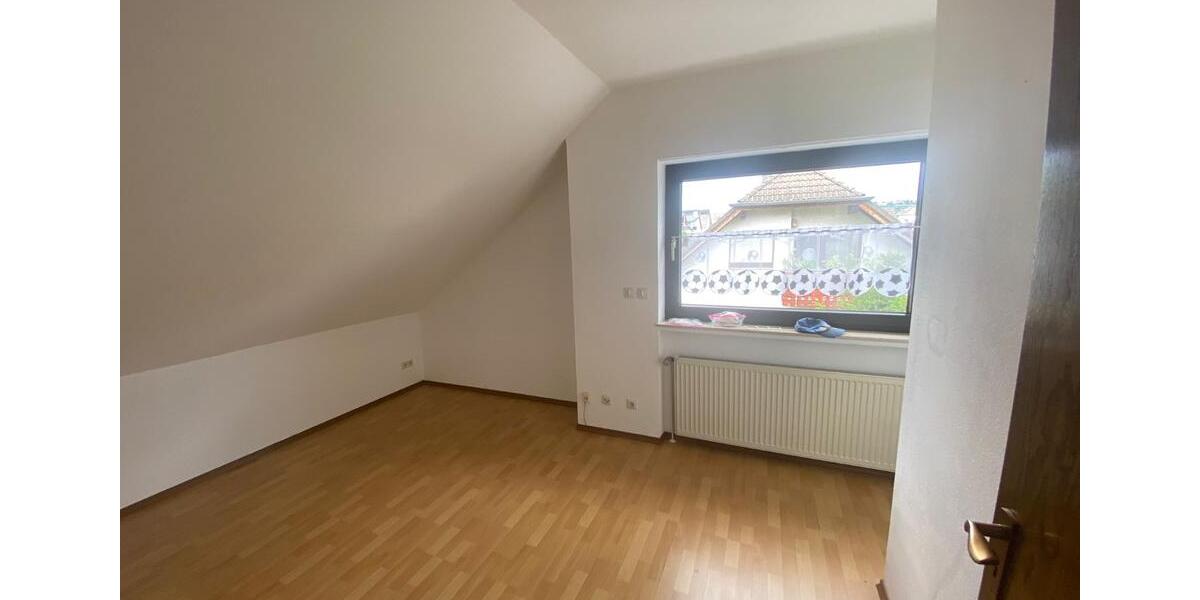 Dachgeschoßwohnung Koblenz Bubenheim - 4 Zimmer, 96 m&sup2;, 900&euro; | Angebot:26522600