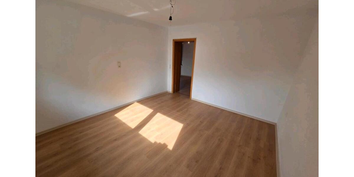 Reihenhaus Melsbach - 6 Zimmer, 125 m&sup2;, 1.150&euro; | Angebot:25501548