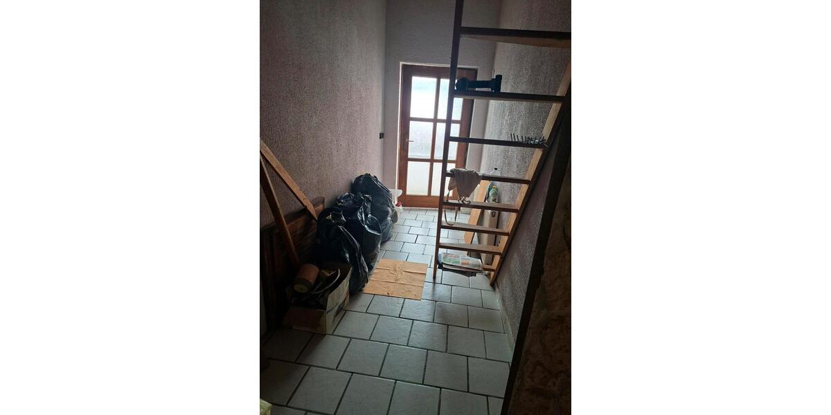 Etagenwohnung Andernach - 7 Zimmer, 240 m&sup2;, 240.000&euro; | Angebot:26677012