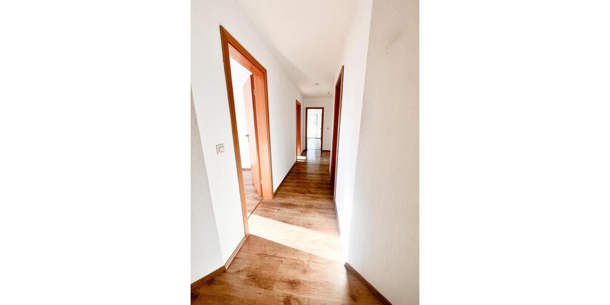 3-ZKB-Wohnung mit Loggia 3 zimmer