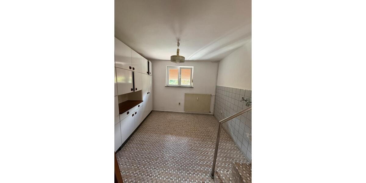 Etagenwohnung Singhofen - 5 Zimmer, 120 m&sup2;, 1.000&euro; | Angebot:26592201