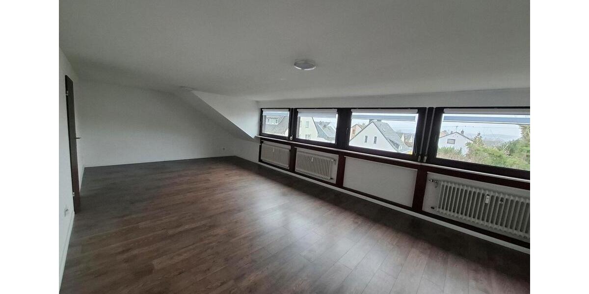 Dachgeschoßwohnung Bendorf - 3 Zimmer, 83 m&sup2;, 740&euro; | Angebot:25750546
