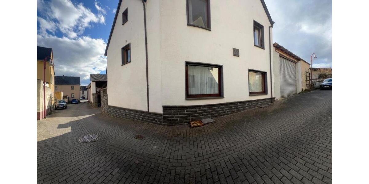 Bauernhaus, Landhaus Kobern-Gondorf Gondorf - 6 Zimmer, 120 m&sup2;, 140.000&euro; | Angebot:25275802