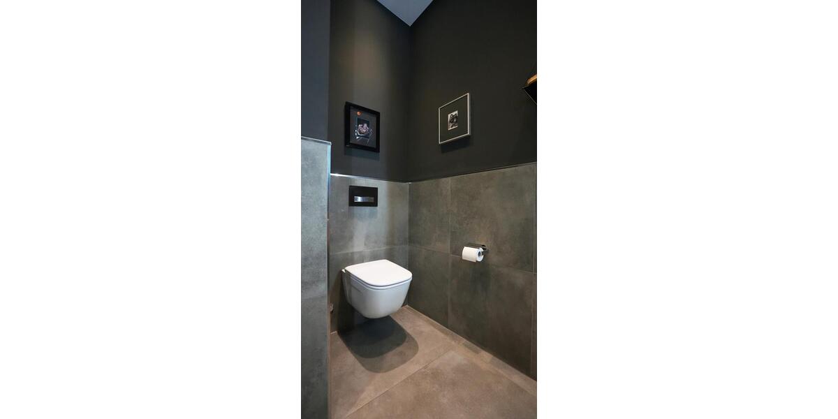 Vielseitig nutzbare Laden-Bürofläche mit großer Fensterfront und Parkplatz zimmer