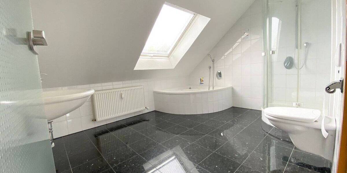 Mehrfamilienhaus, Wohnhaus Mayen Kürrenberg - 6 Zimmer, 135 m&sup2;, 1.200&euro; | Angebot:24610250