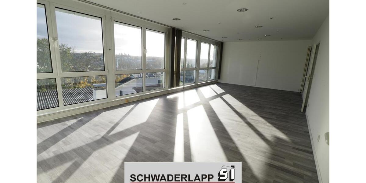 Helle Büroflächen in Höhr-Grenzhausen – Ihr neuer Arbeitsplatz in frequentierter Lage zimmer