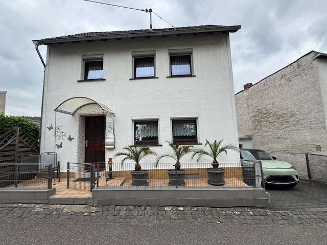 Haus zum Kaufen in Neuwied (Oberbieber) 199.000 € 115 m² 4 zimmer