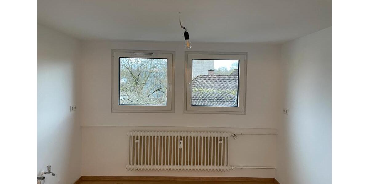 Erstbezug nach Sanierung - Großzügige 4-Zimmer-Wohnung DG 4 zimmer