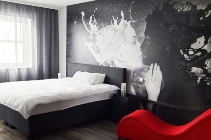Luxuriös möbliertes Etagen-Apartment mit Garten, Photovoltaik & Premium-Ausstattung – ca. 230 m² Woh