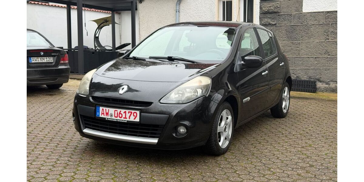 Renault Clio 149.000 km 2.999 &euro; Bad Breisig 53498
