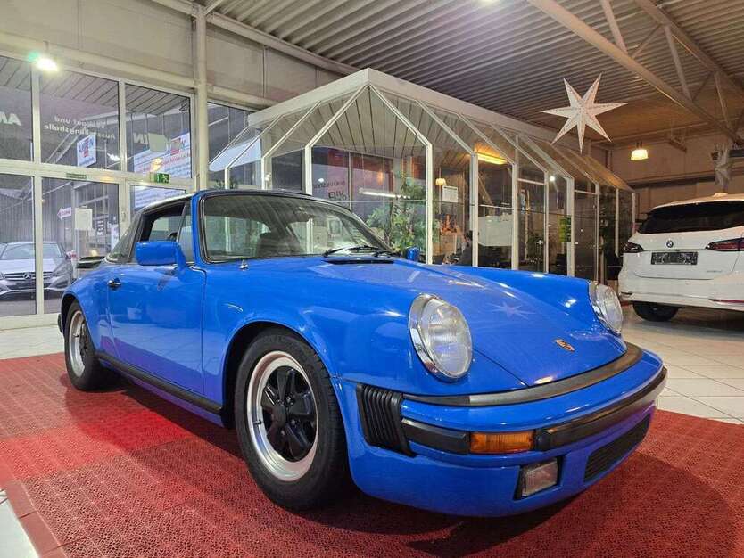 911