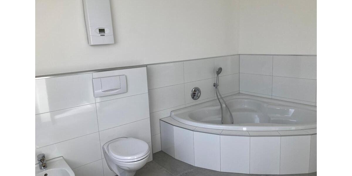 Provisionsfrei: Vielseitiges Wohnhaus mit 3 separaten Eingängen 11 zimmer