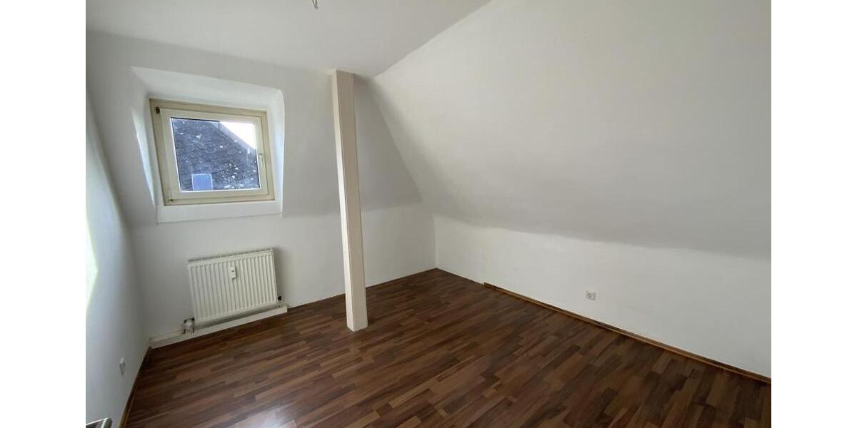 Süße Dachgeschosswohnung auf der Karthause 3 zimmer