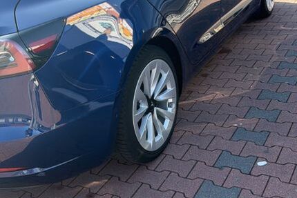 Tesla Model 3 142.000 km 19.900 &euro; Bassenheim 56220