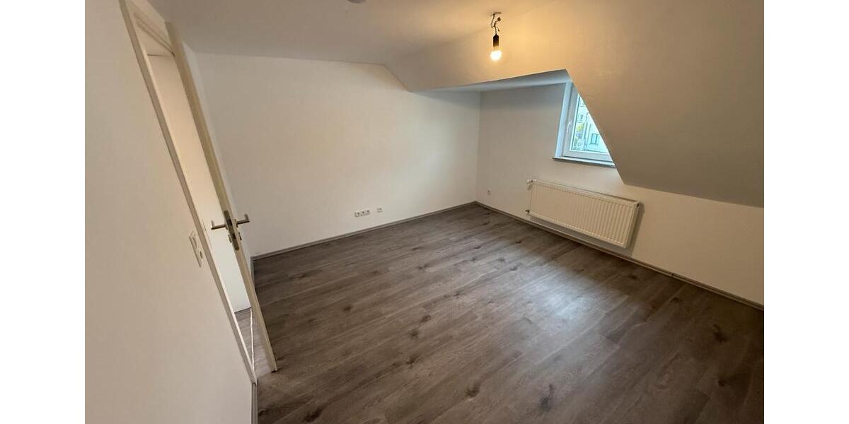 Dachgeschoßwohnung Neuwied - 3 Zimmer, 84 m&sup2;, 780&euro; | Angebot:26443952