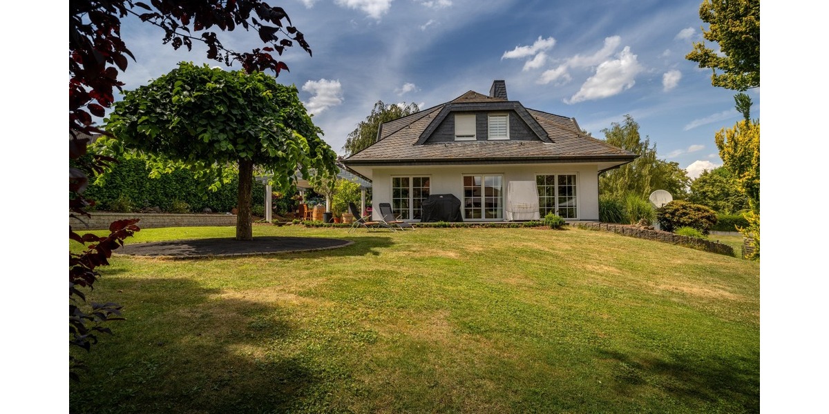 Exklusives Einfamilienhaus mit Garten & Fernsicht - Einfamilienhaus Ebernhahn | Angebot:27108314