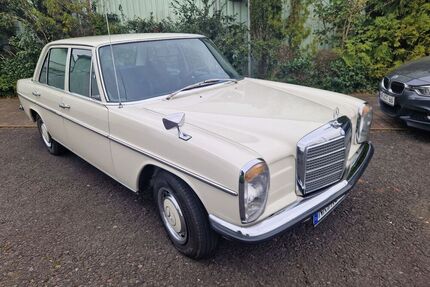 Mercedes 220