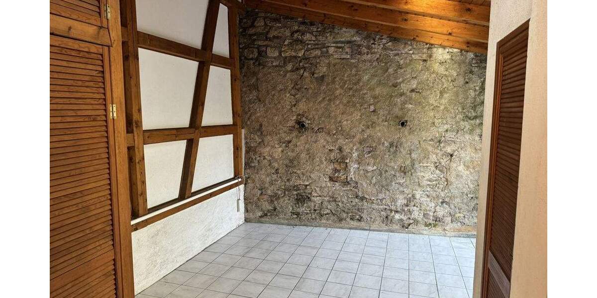 Mehrfamilienhaus, Wohnhaus Höhr-Grenzhausen Grenzhausen - 215.000&euro; | Angebot:25670959