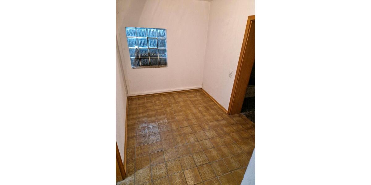 Erdgeschoßwohnung Selters (Westerwald) - 2.5 Zimmer, 80 m&sup2;, 600&euro; | Angebot:26398555