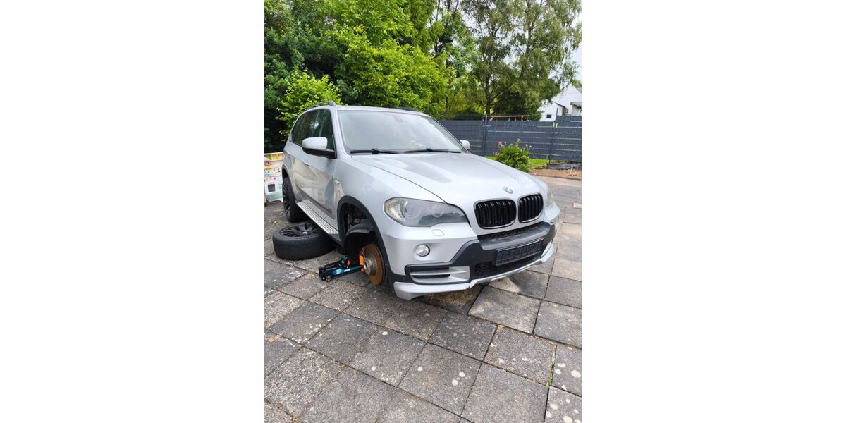 BMW X5 272.333 km 6.500 &euro; Woldert 57614