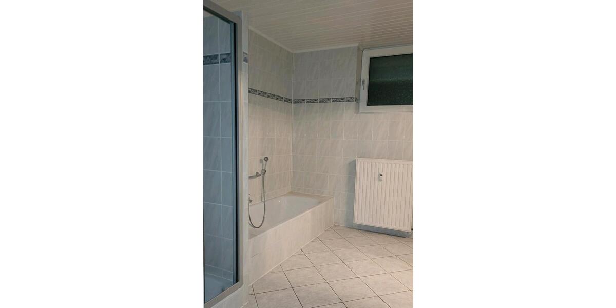 EIGENTUMSWOHNUNG - SOUTERRAIN 110 qm, GARAGE GARTEN o. MAKLER. 2 zimmer