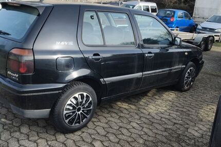 VW Golf 160.000 km 990 &euro; Andernach 56626