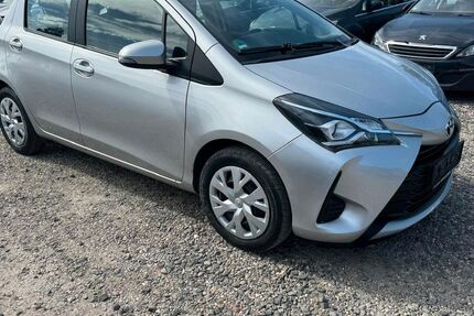 Toyota Yaris 165.000 km 5.900 &euro; Koblenz OT Neuendorf 56070