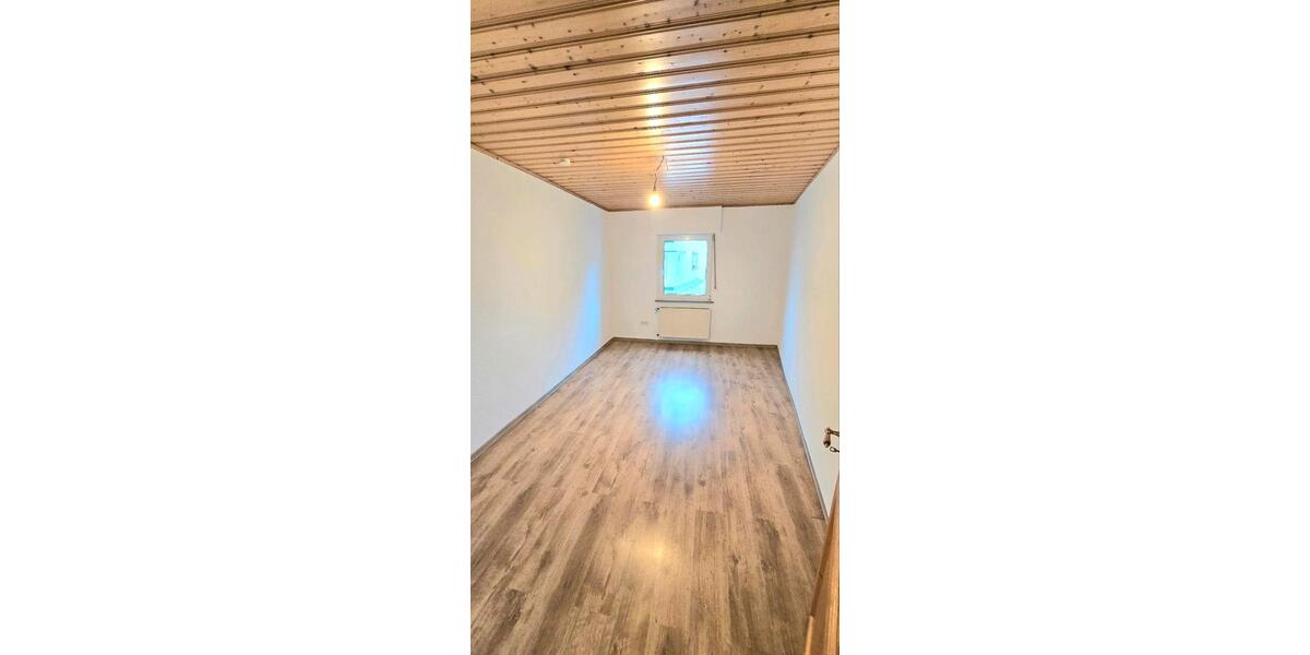 Etagenwohnung Mülheim-Kärlich Kärlich - 4 Zimmer, 136 m&sup2;, 1.395&euro; | Angebot:25572227