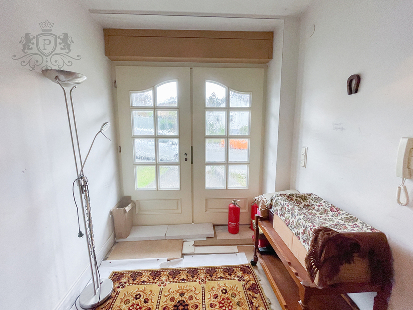 ++ RESERVIERT ZWEIFAMILIENHAUS Einliegerwohnung Terrasse Loggia Doppelgarage Gäste-WC ++ 8 zimmer