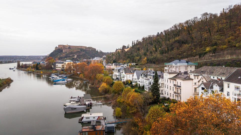 Über den Dächern direkt am Rhein! 5 zimmer