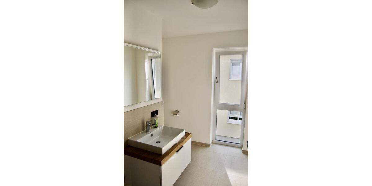 Etagenwohnung Urmitz - 2 Zimmer, 61 m&sup2;, 810&euro; | Angebot:26415488