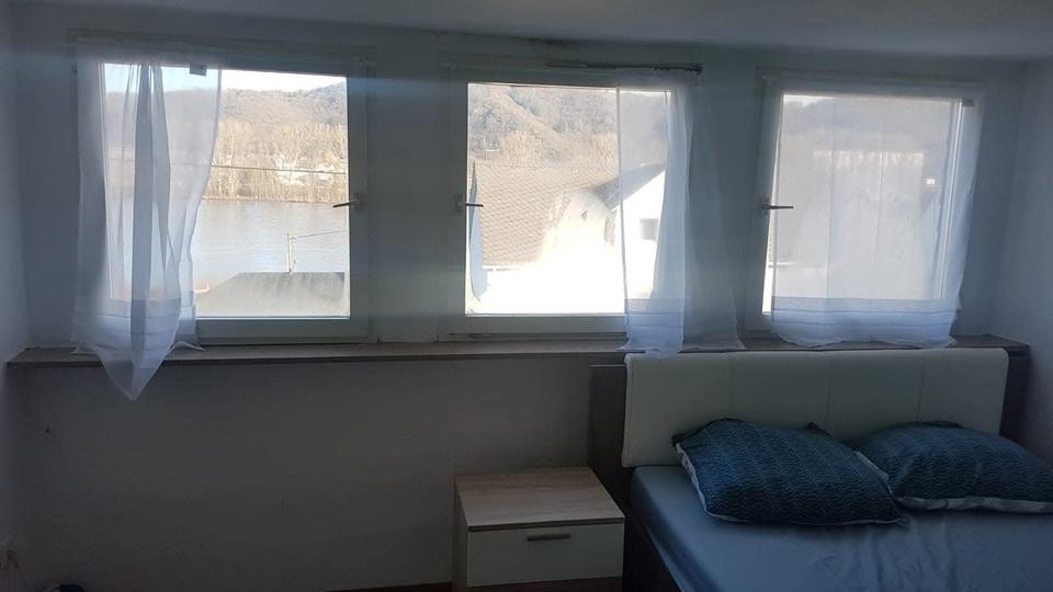 Einfamilienhaus Brey - 8 Zimmer, 300 m&sup2;, 190.000&euro; | Angebot:27093595