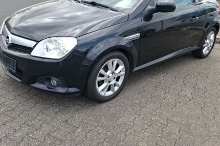 Opel Tigra 131.500 km 3.200 &euro; Bad Hönningen 53557