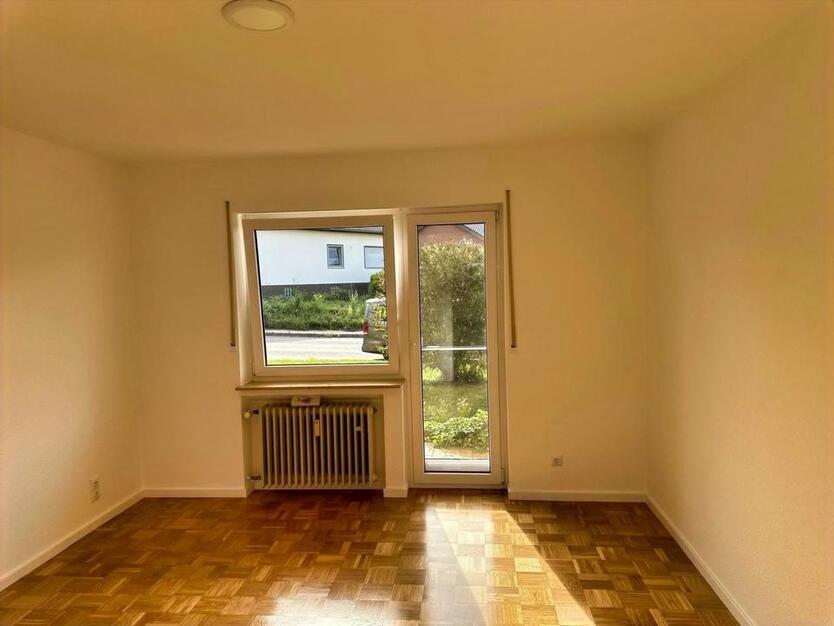 Stilvolle 4-Zimmer-Mietwohnung mit Balkon und Garage – frisch modernisiert zimmer