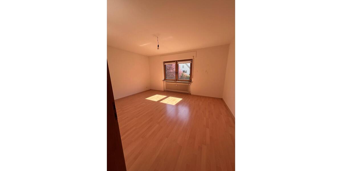 Dachgeschoßwohnung Koblenz Lay - 4 Zimmer, 105 m&sup2;, 1.110&euro; | Angebot:26313348