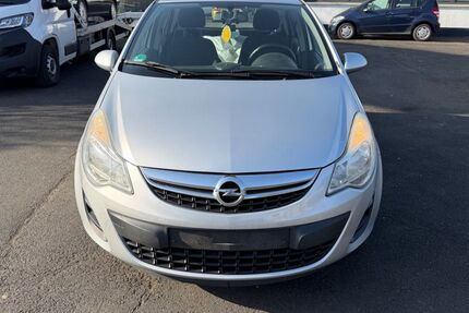 Opel Corsa 172.000 km 2.350 &euro; Girod bei Montabaur 56412