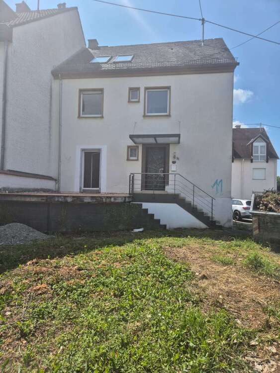 Haus zum Kaufen in Koblenz 280.000 € 200 m²