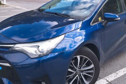 Toyota Avensis 80.000 km 13.800 € Urmitz 56220