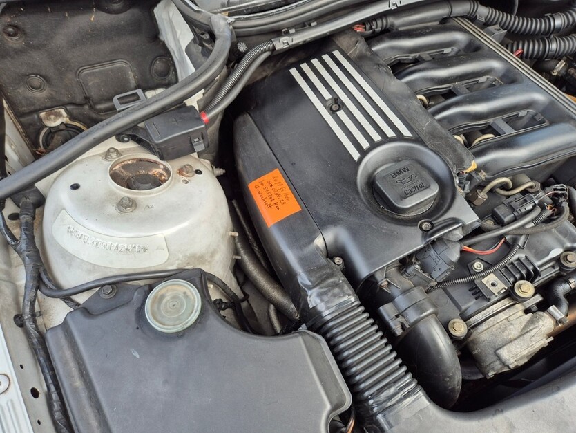 BMW 330 360.000 km 2.890 € Polch 56751