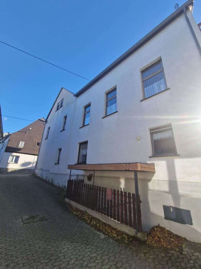 Haus zum Kaufen in Koblenz 449.000 € 400 m² 12 zimmer