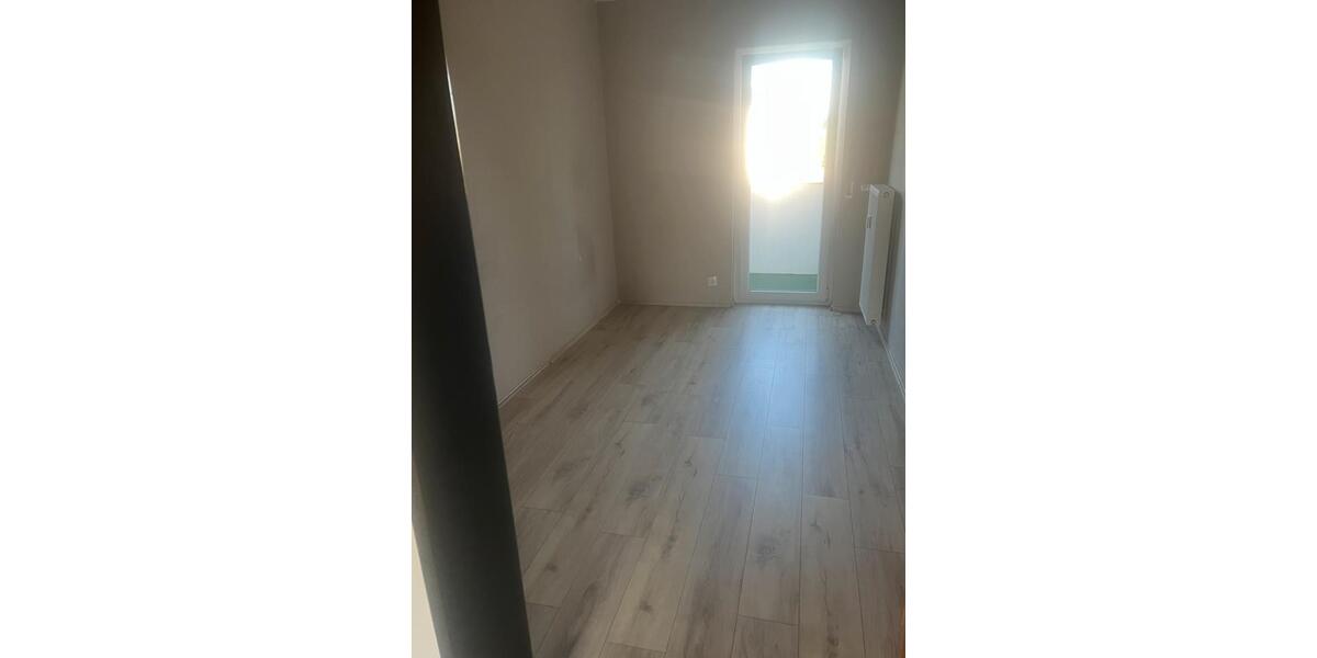 Etagenwohnung Neuwied - 4 Zimmer, 90 m&sup2;, 900&euro; | Angebot:26626120