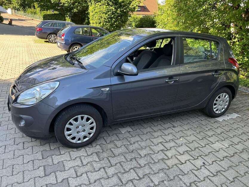 i20