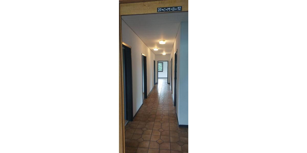 Etagenwohnung Rengsdorf - 4 Zimmer, 127 m&sup2;, 1.150&euro; | Angebot:26679536