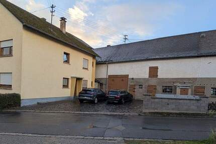 Top-1-2 Familienhaus mit viel Potential in Stadtrandlage! 7 zimmer