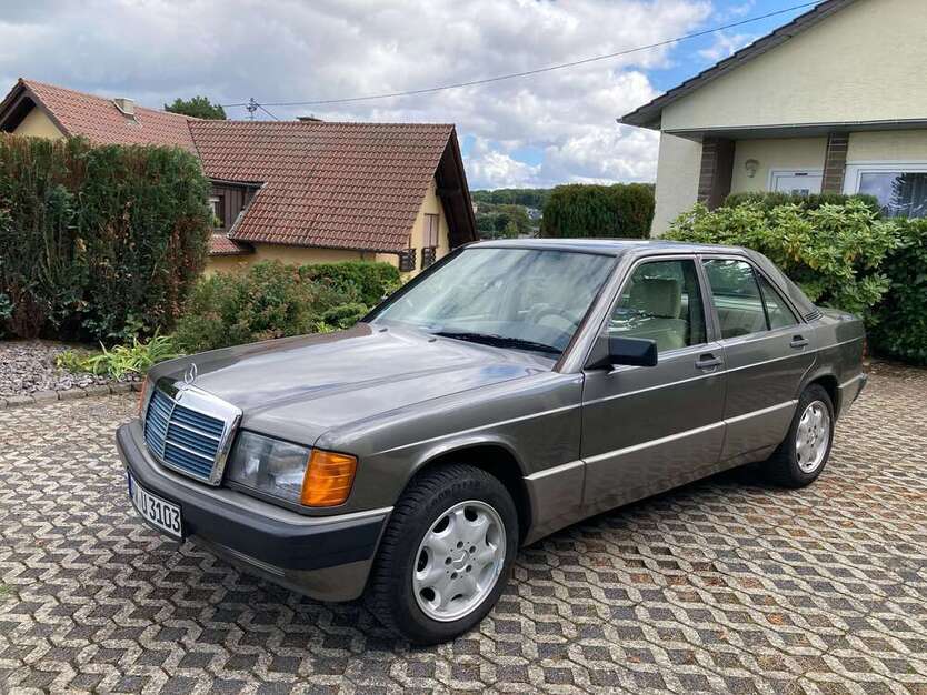 Mercedes-Benz 190 214.941 km 5.400 € Wassenach 56653