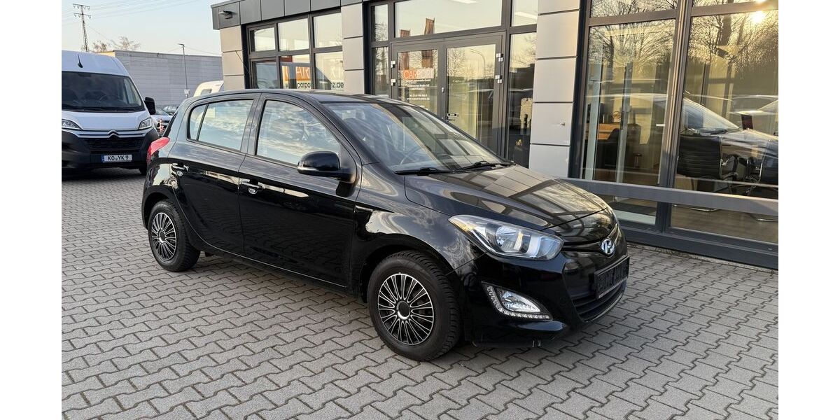 Hyundai i20 180.000 km 2.490 &euro; Koblenz/Rh. 56070