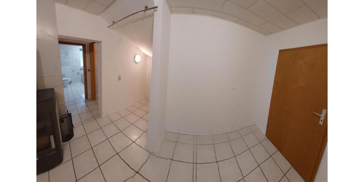 Gemütliche 2-Zimmer-Wohnung mit großem Balkon und Kaminofen in 2 zimmer